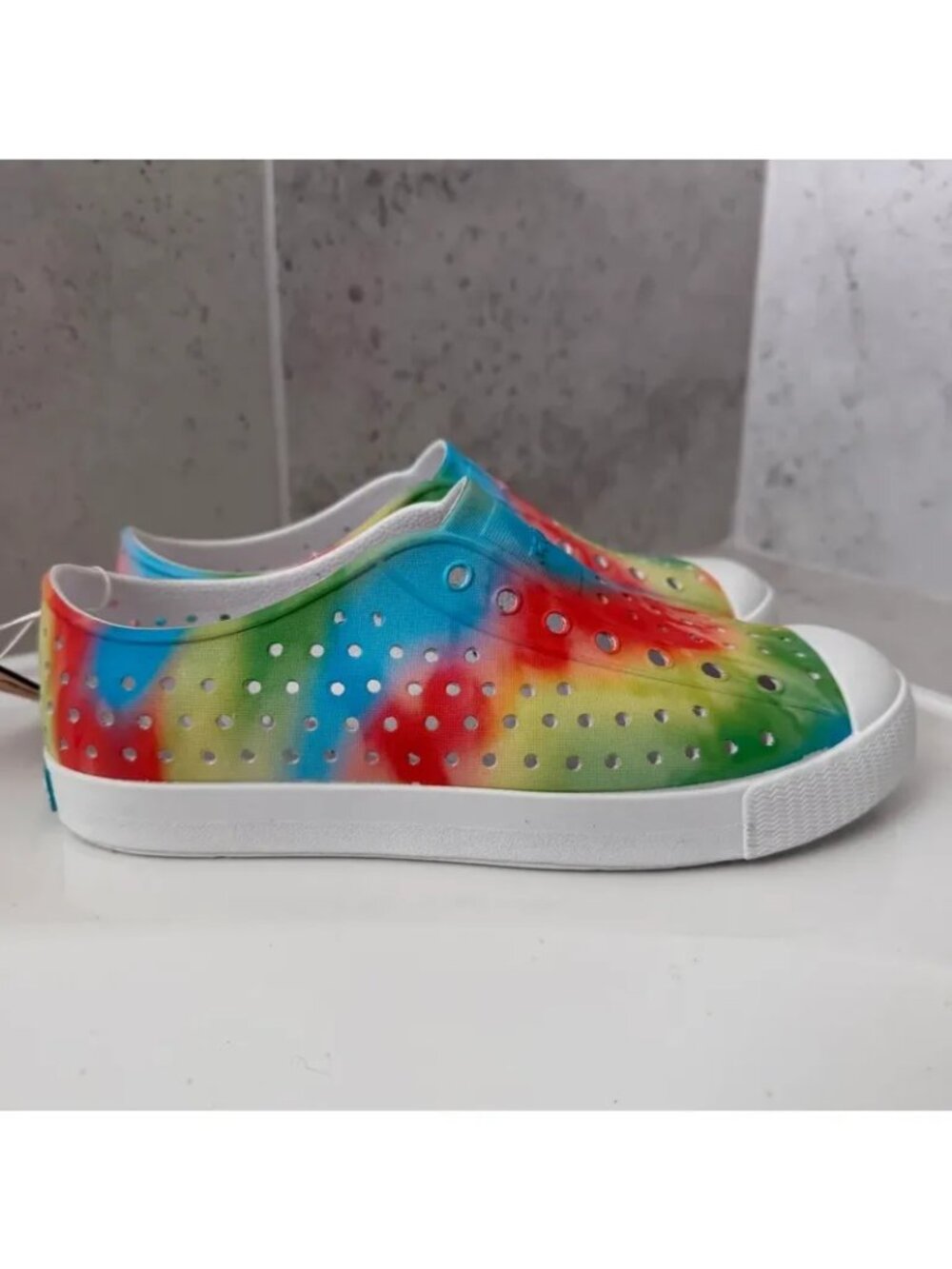 Native Jefferson Big Kid Shoes Size 4